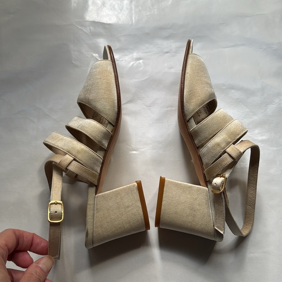 Vintage Kenneth Cole block heel fabric sandals Size 6 Made in Spain - Picture 3 of 8